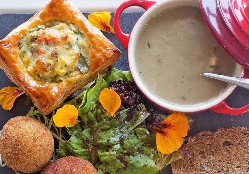 Where to Eat Local Specialties in Coonoor During a Day Trip